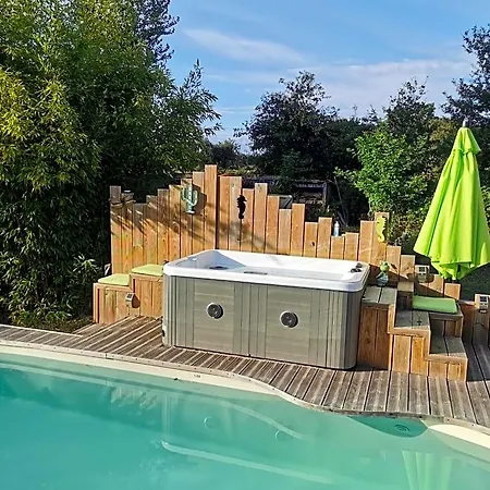 Les Hotes Landes Bed & Breakfast 4*