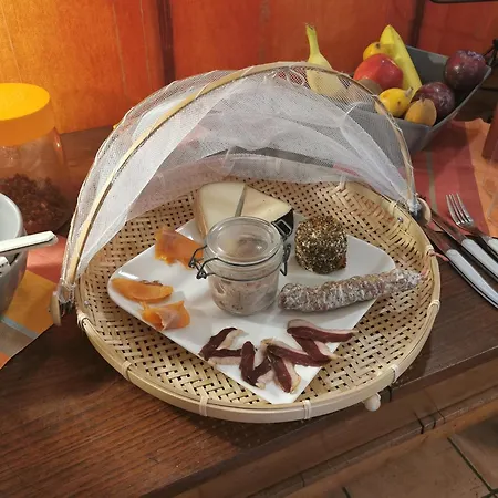 Les Hotes Landes Bed & Breakfast 4*