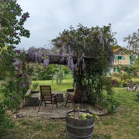 Les Hotes Landes Bed & Breakfast 4*