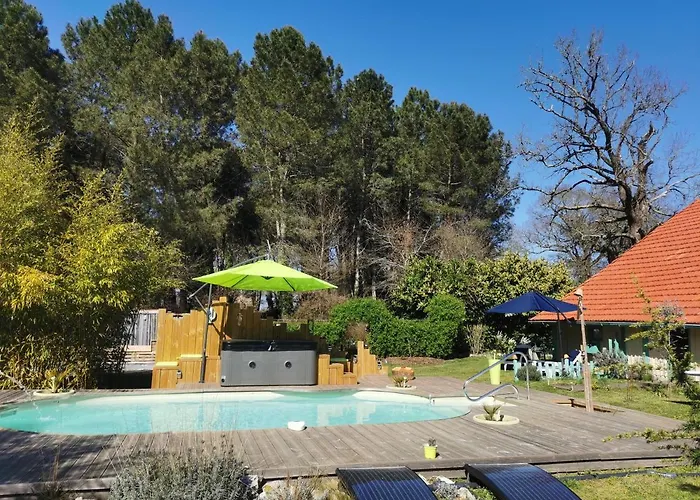 Les Hotes Landes Nocleg ze śniadaniem 4*